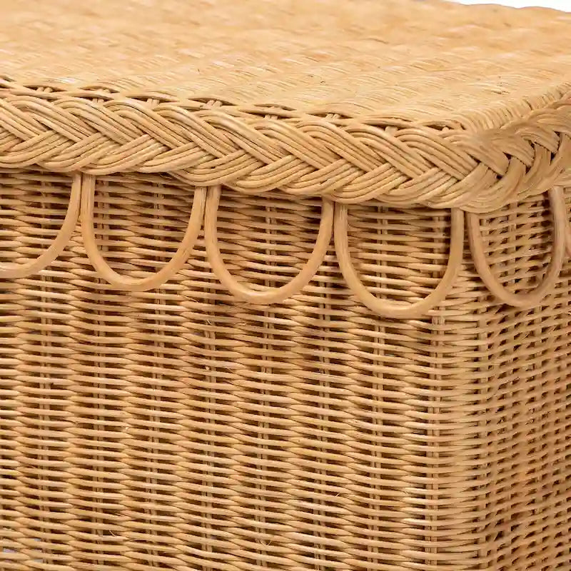 Banc d'appoint Erla Bohème en rotin clair avec bordure festonnée