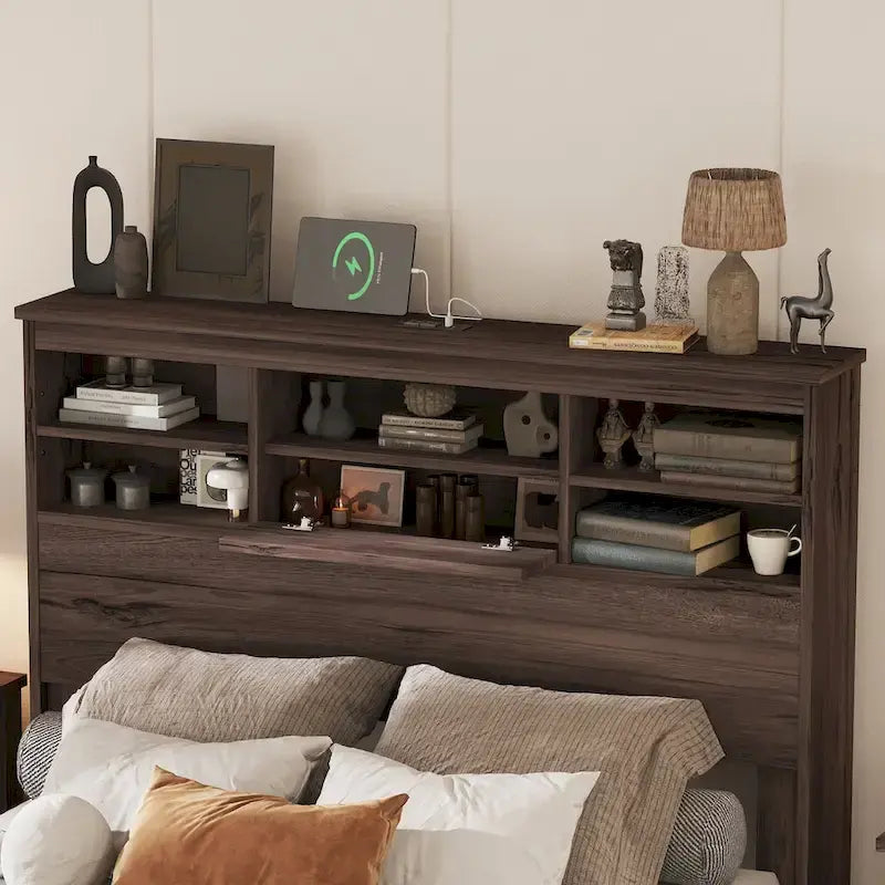 Lit plateforme vintage, avec tête de lit de rangement et station de charge